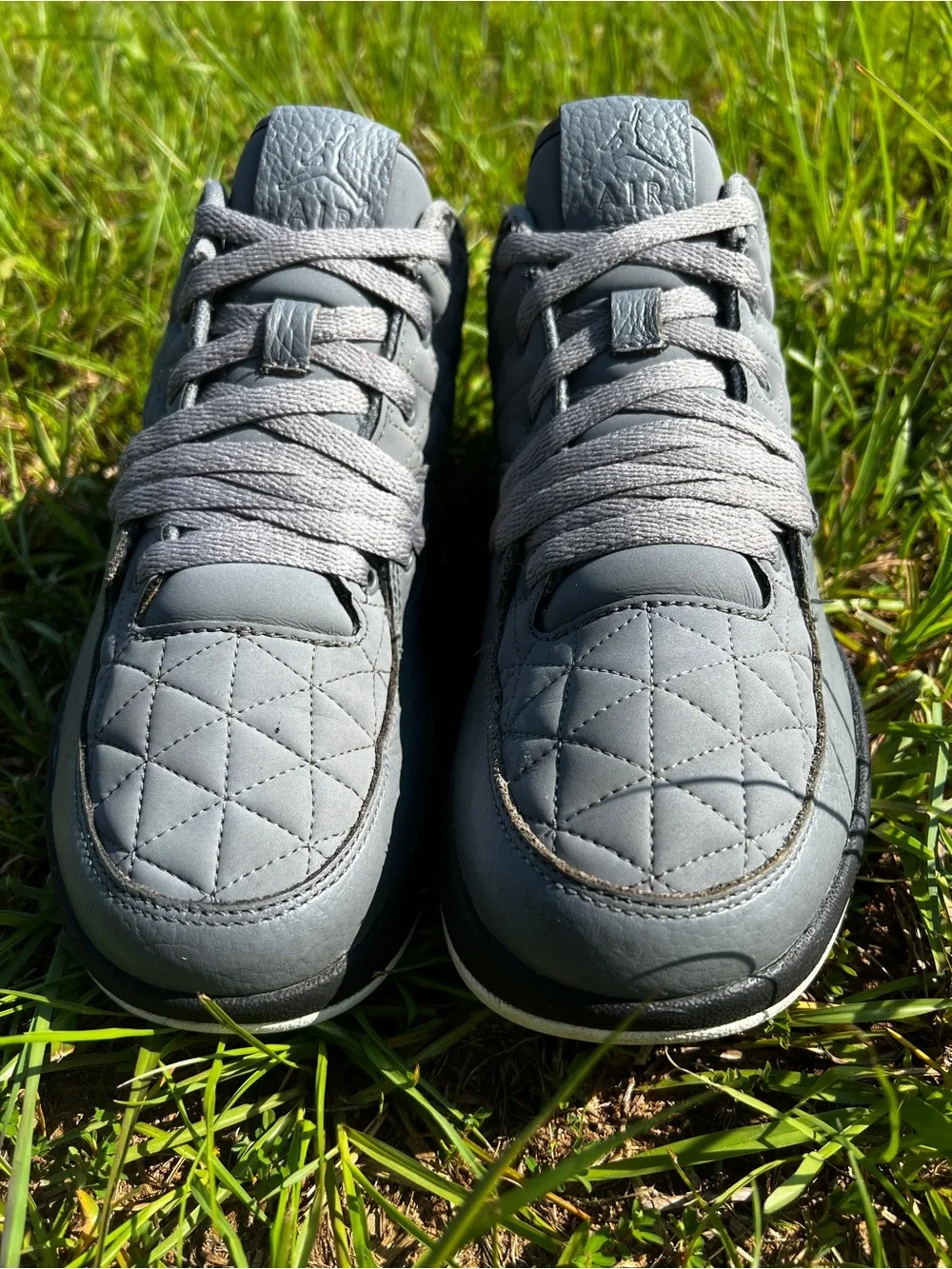 CLEAN Air Jordan size 8 Mens Clutch Grey Casual Shoes